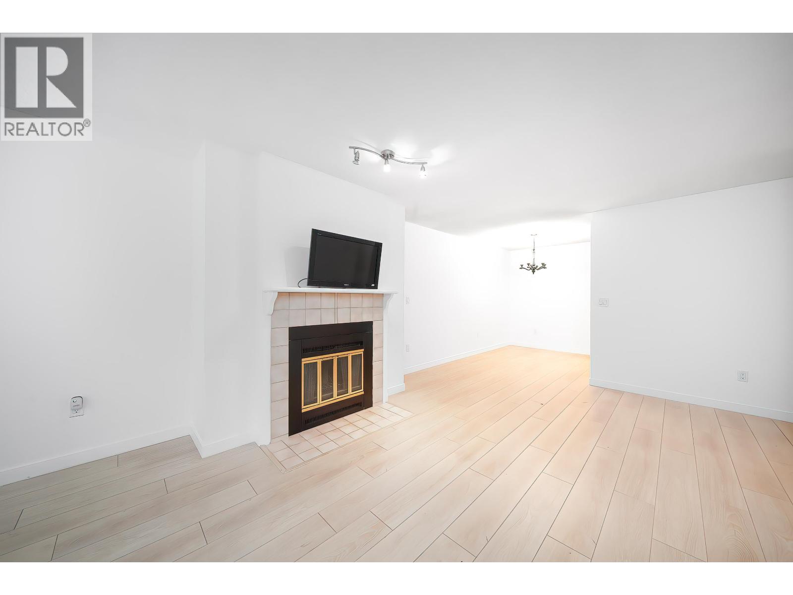 208 7571 Moffatt Road, Richmond, British Columbia  V6Y 3N1 - Photo 2 - R3067480