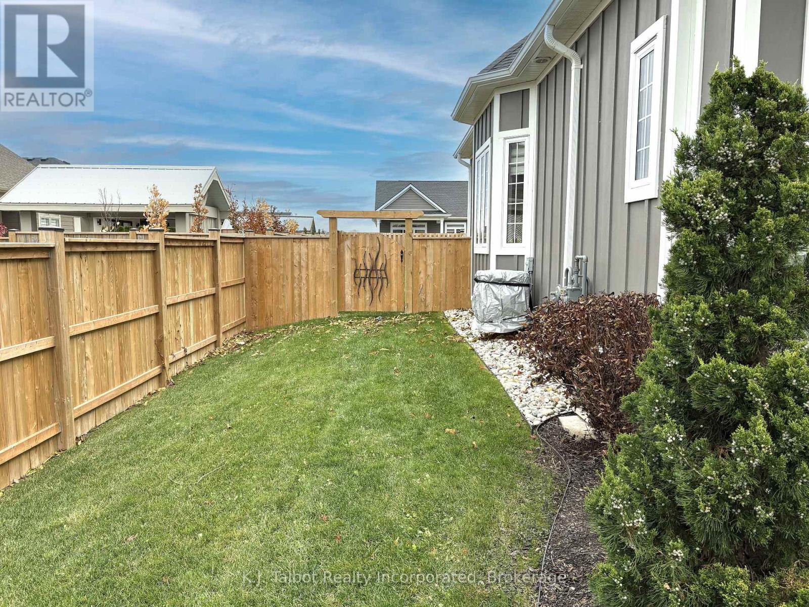 18 Tattersall Lane, Lambton Shores, Ontario  N0M 1T0 - Photo 29 - X12546666