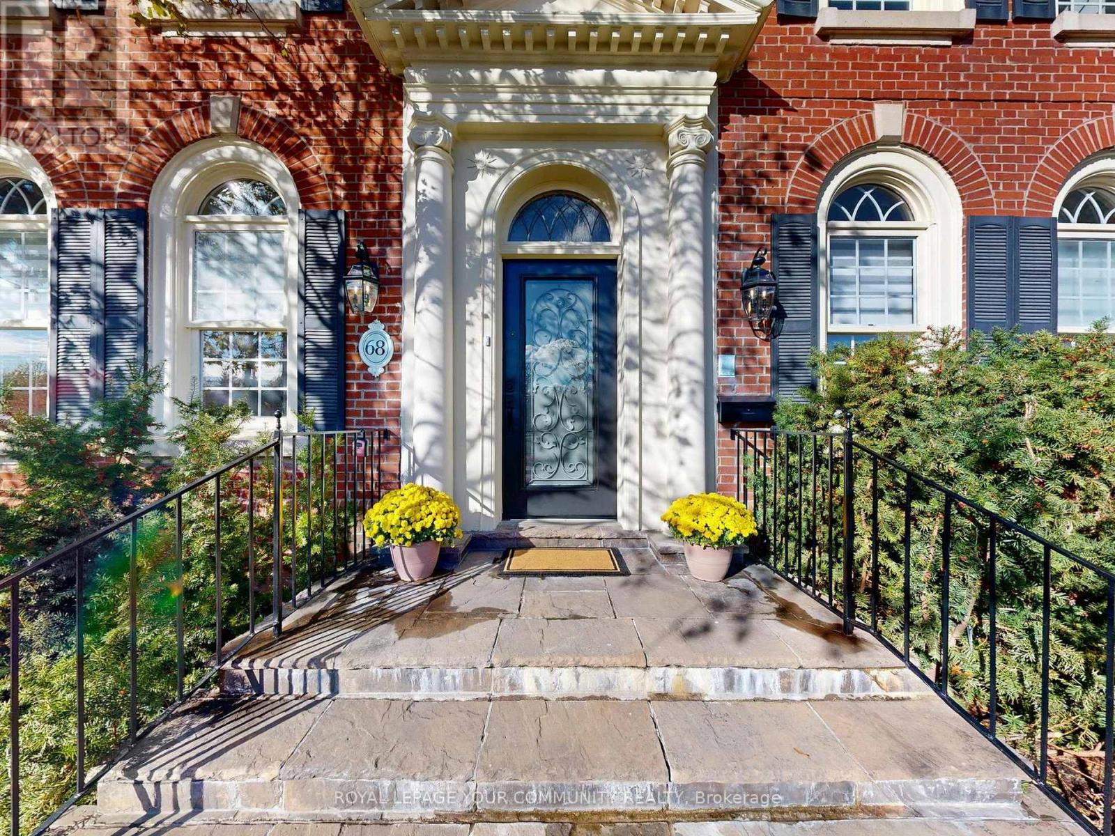 68 Regent Street, Richmond Hill, Ontario  L4C 9C5 - Photo 2 - N12521306