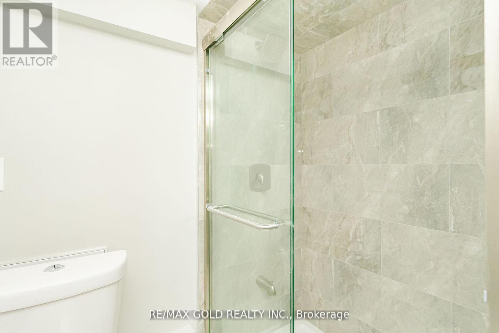 136 Bartley Bull Parkway, Brampton, Ontario L6W 2J9 - Photo 16 - W12548234