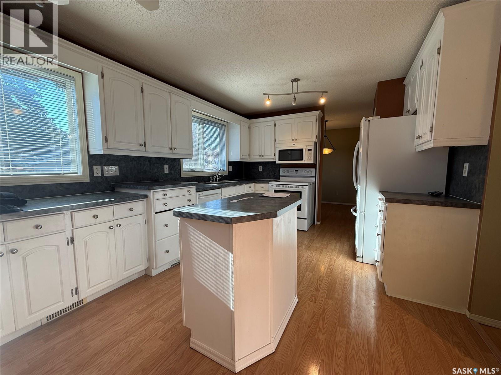 2243 Mahony Crescent, Regina, Saskatchewan  S4V 1B3 - Photo 8 - SK023954