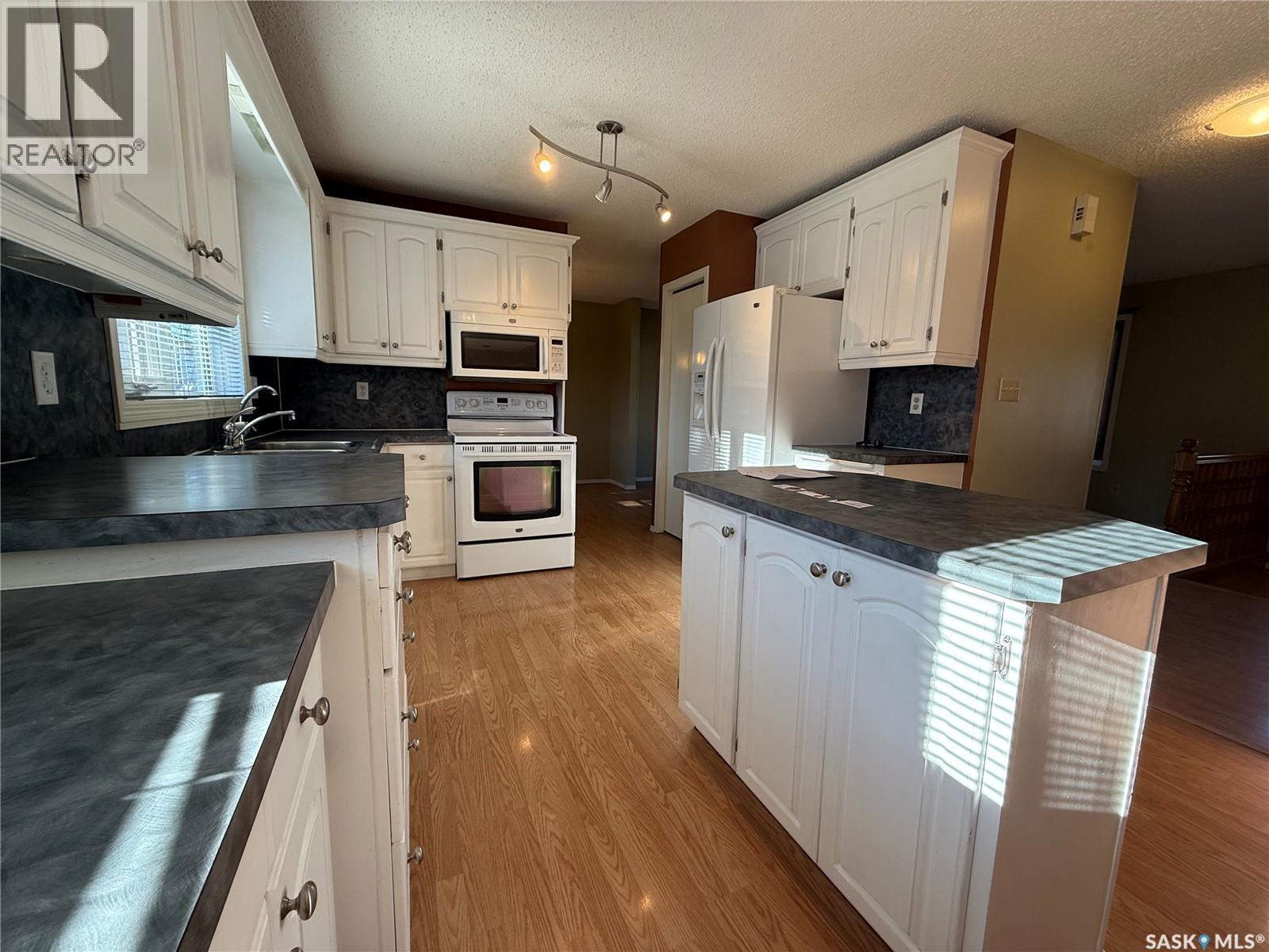 2243 Mahony Crescent, Regina, Saskatchewan  S4V 1B3 - Photo 9 - SK023954