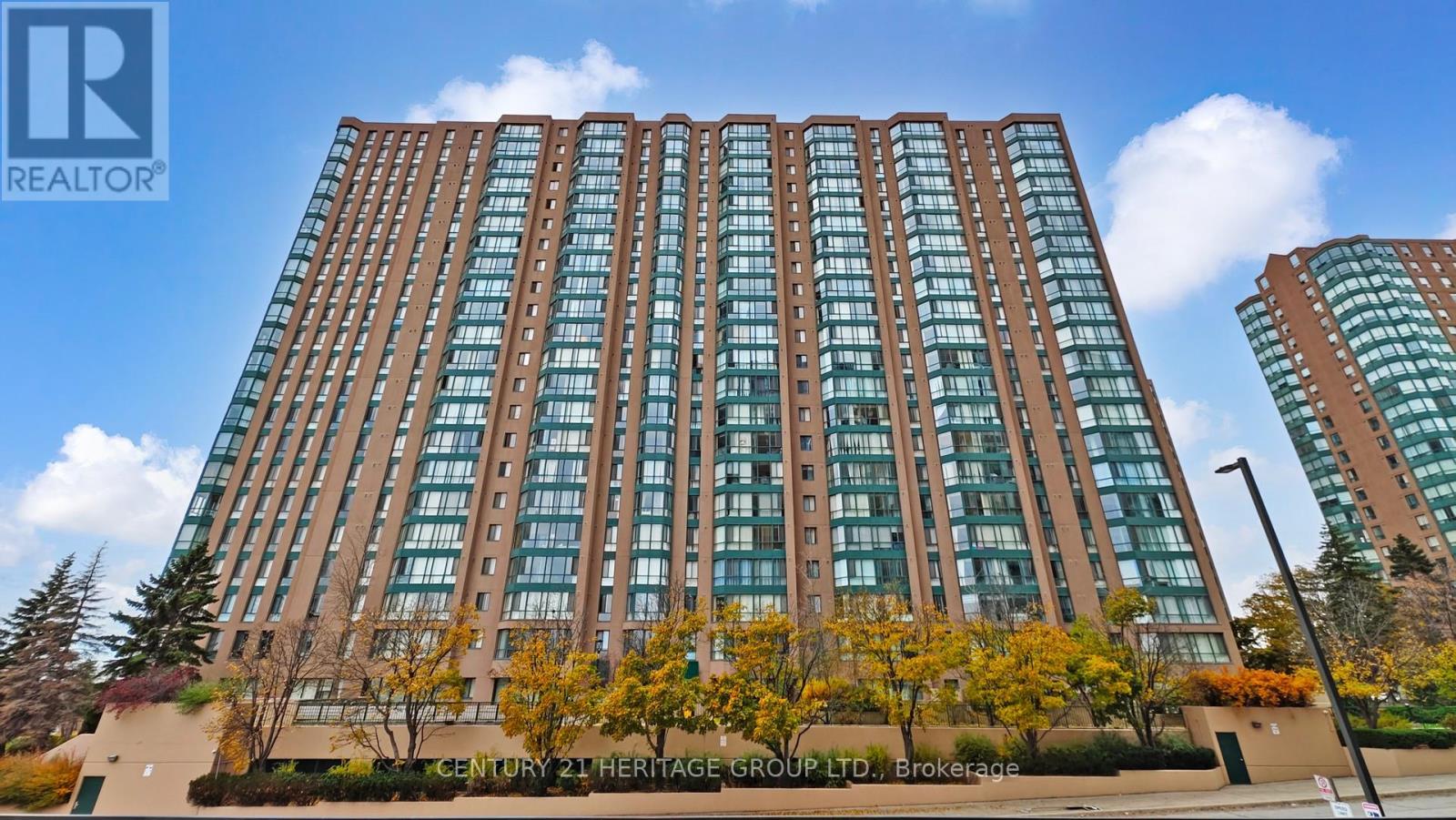 810 - 145 HILLCREST AVENUE, Mississauga, Ontario