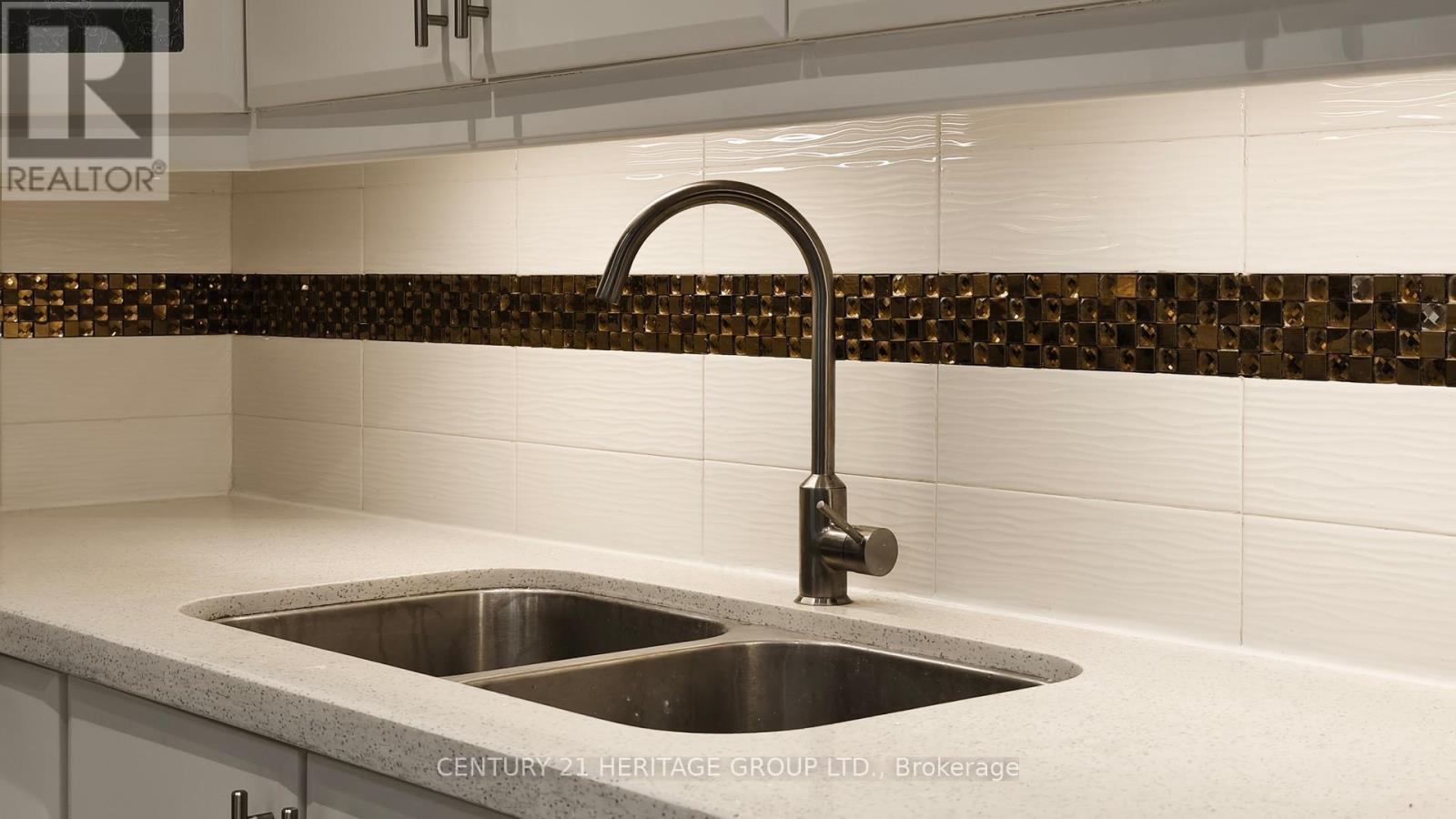 810 - 145 Hillcrest Avenue, Mississauga, Ontario  L5B 3Z1 - Photo 18 - W12548712