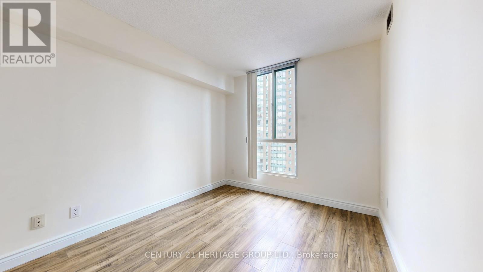 810 - 145 Hillcrest Avenue, Mississauga, Ontario  L5B 3Z1 - Photo 27 - W12548712