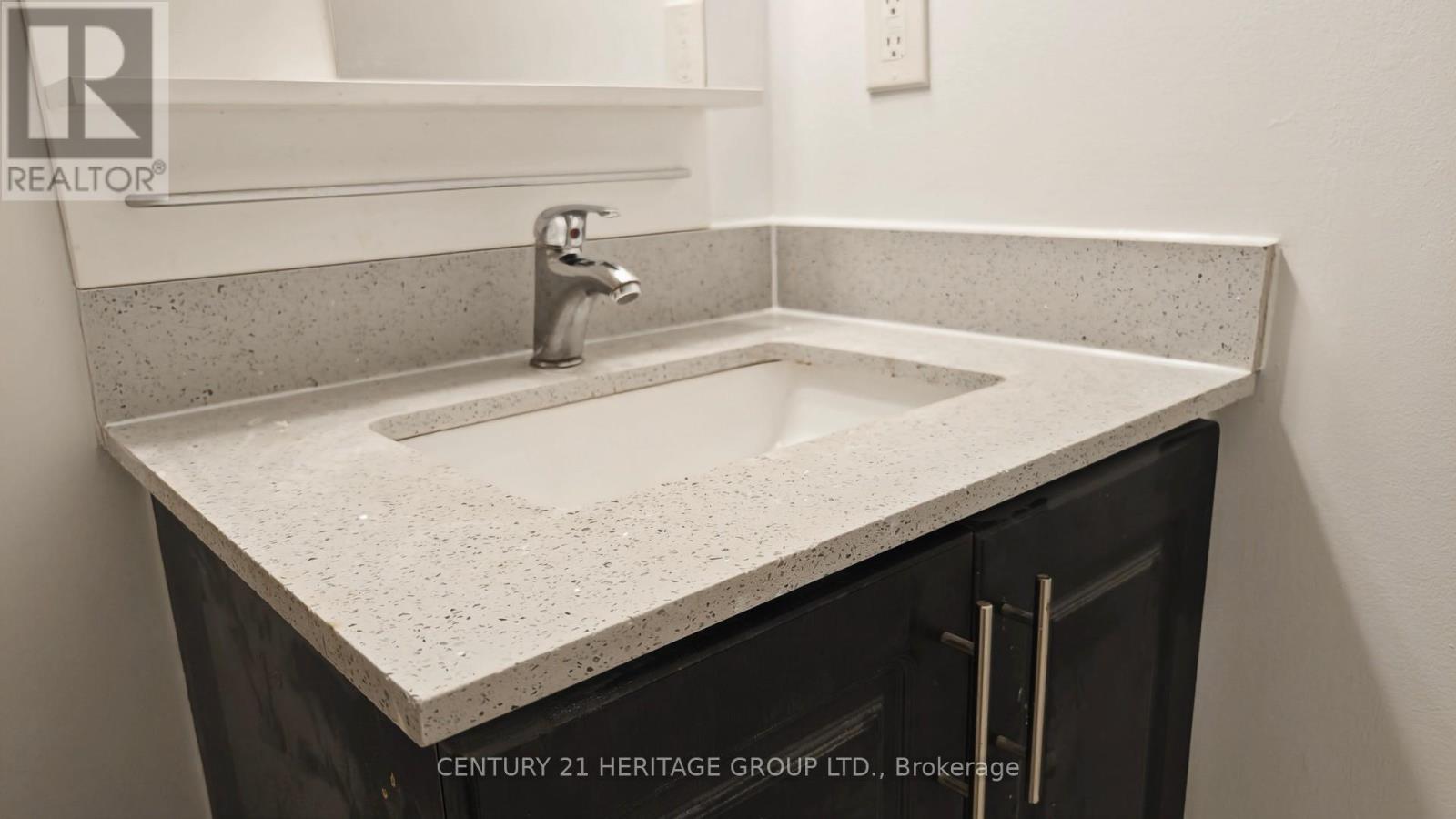 810 - 145 Hillcrest Avenue, Mississauga, Ontario  L5B 3Z1 - Photo 30 - W12548712