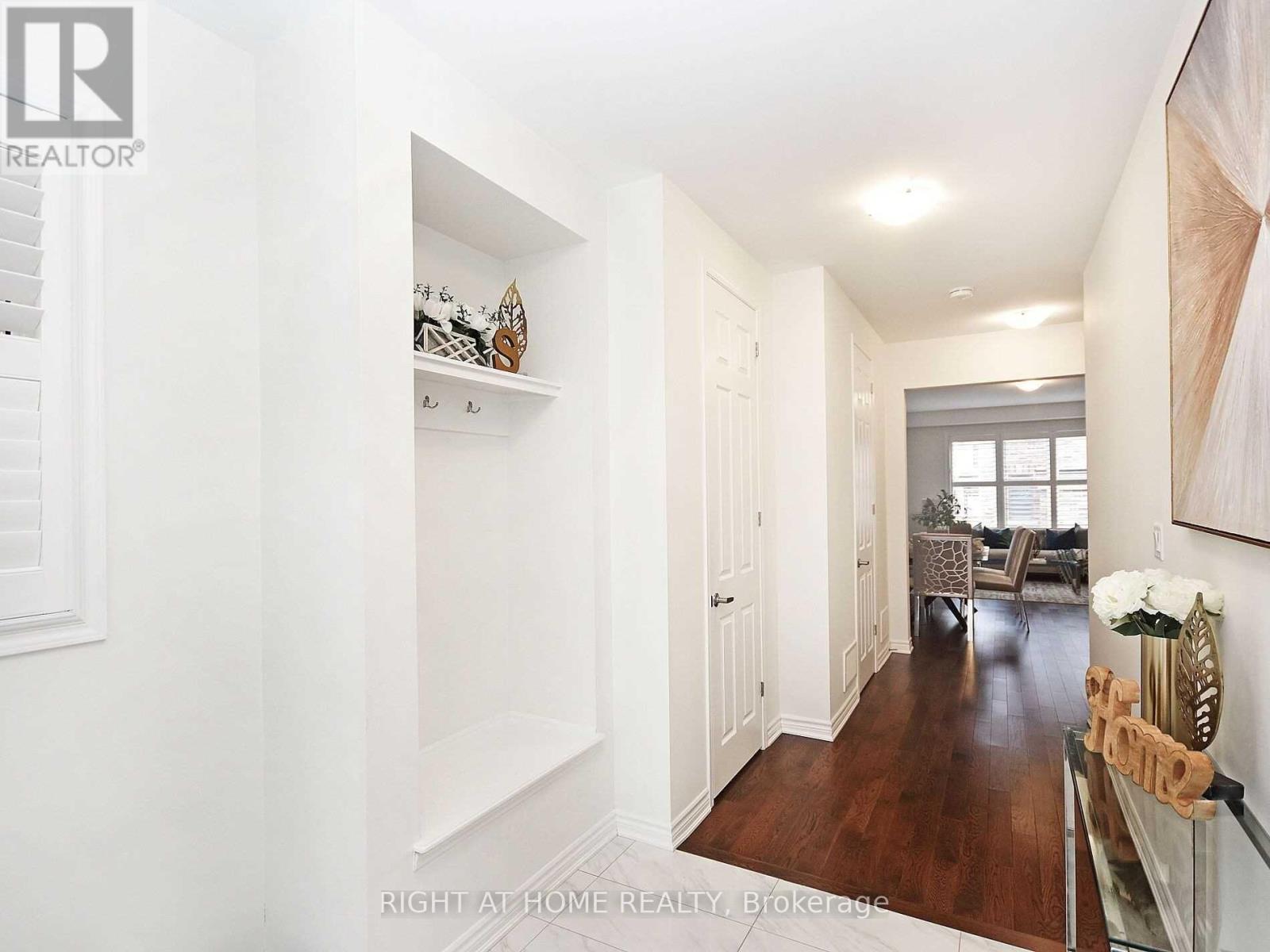 21 Salt Creek Terrace, Caledon, Ontario  L7C 4J3 - Photo 4 - W12548720