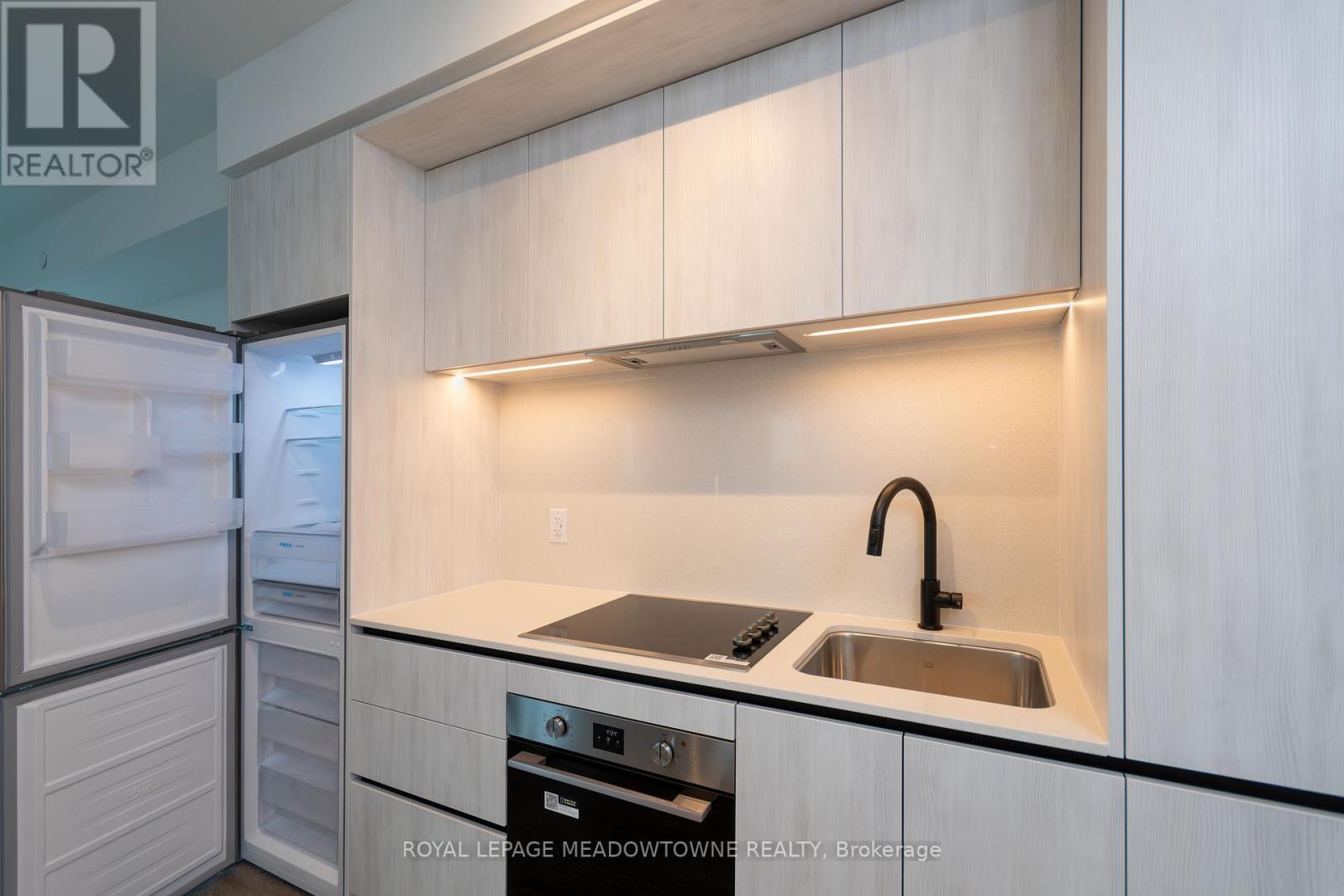 2306 - 2495 Eglinton Avenue W, Mississauga, Ontario  L5M 2V8 - Photo 18 - W12548722