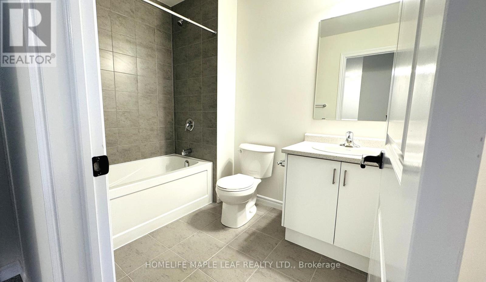 375 Benninger Drive, Kitchener, Ontario  N2E 0K1 - Photo 10 - X12548738