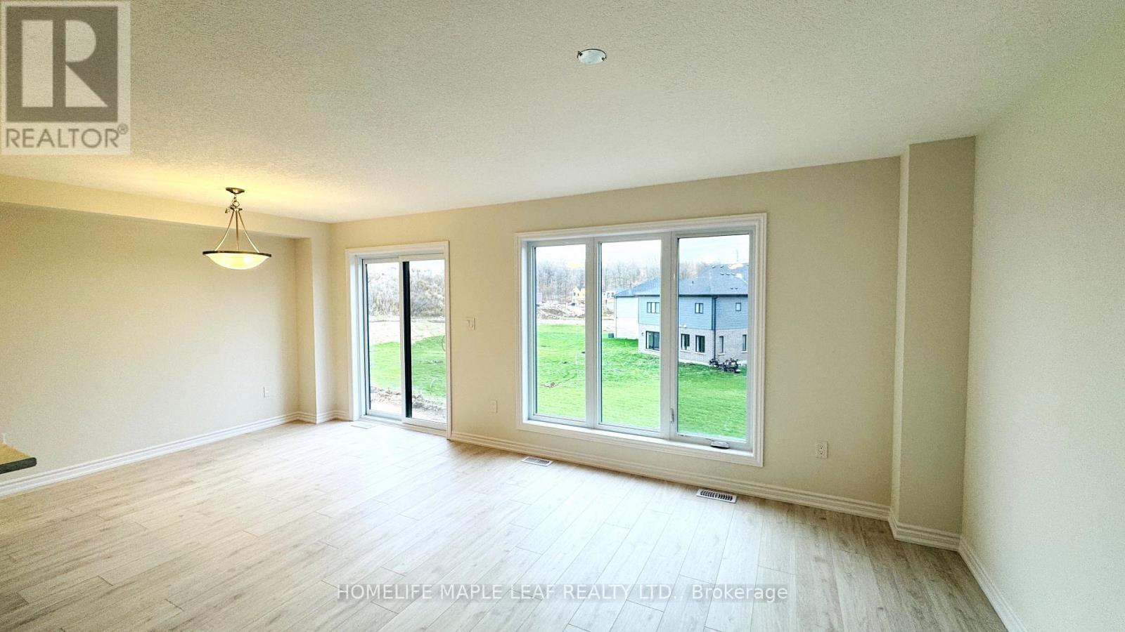 375 Benninger Drive, Kitchener, Ontario  N2E 0K1 - Photo 2 - X12548738