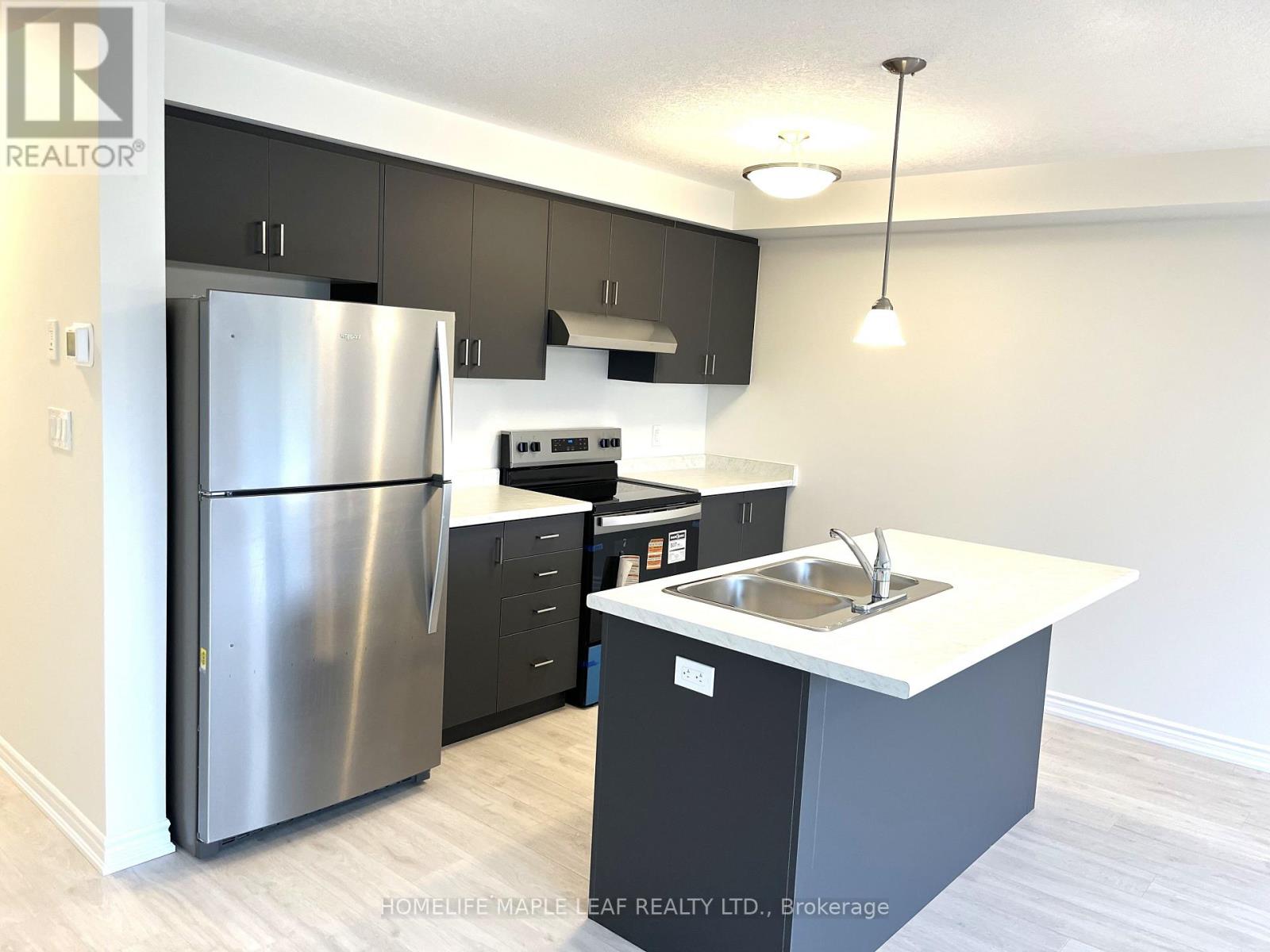 375 Benninger Drive, Kitchener, Ontario  N2E 0K1 - Photo 4 - X12548738