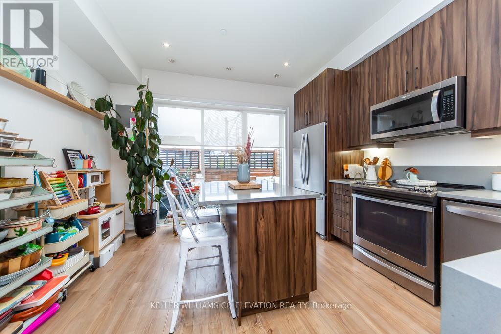 23 Salvador Allende Court, Toronto, Ontario  M6G 0A3 - Photo 10 - C12548778