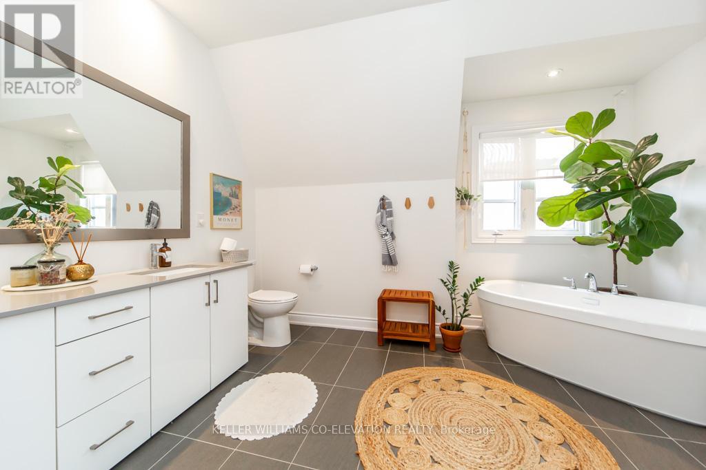 23 Salvador Allende Court, Toronto, Ontario  M6G 0A3 - Photo 25 - C12548778