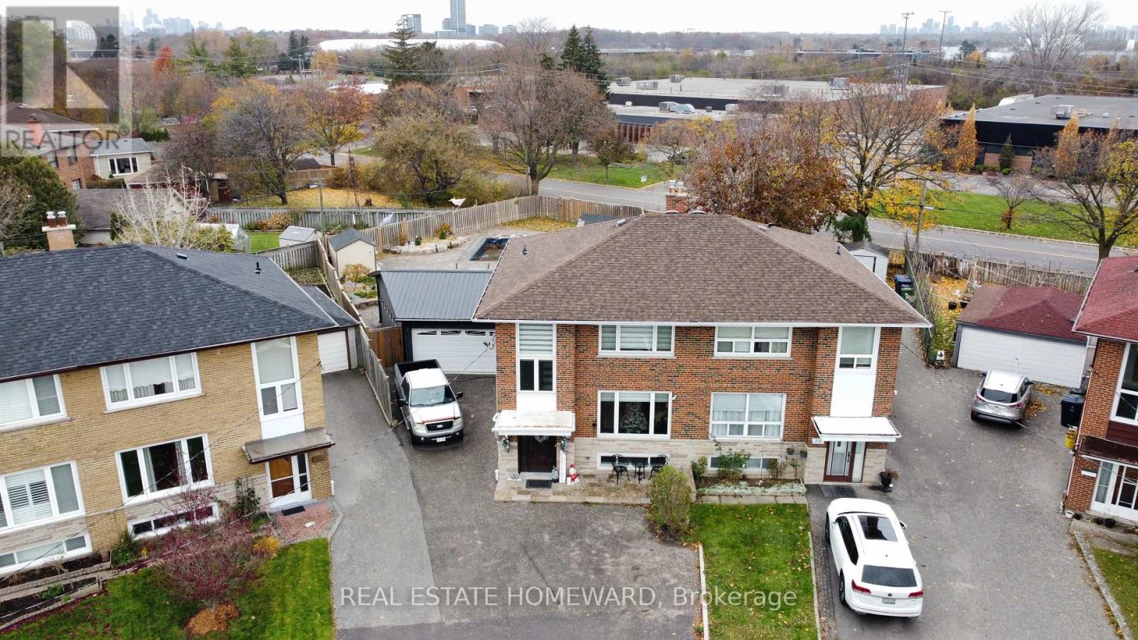 18 WYNDCLIFF CRESCENT, Toronto, Ontario