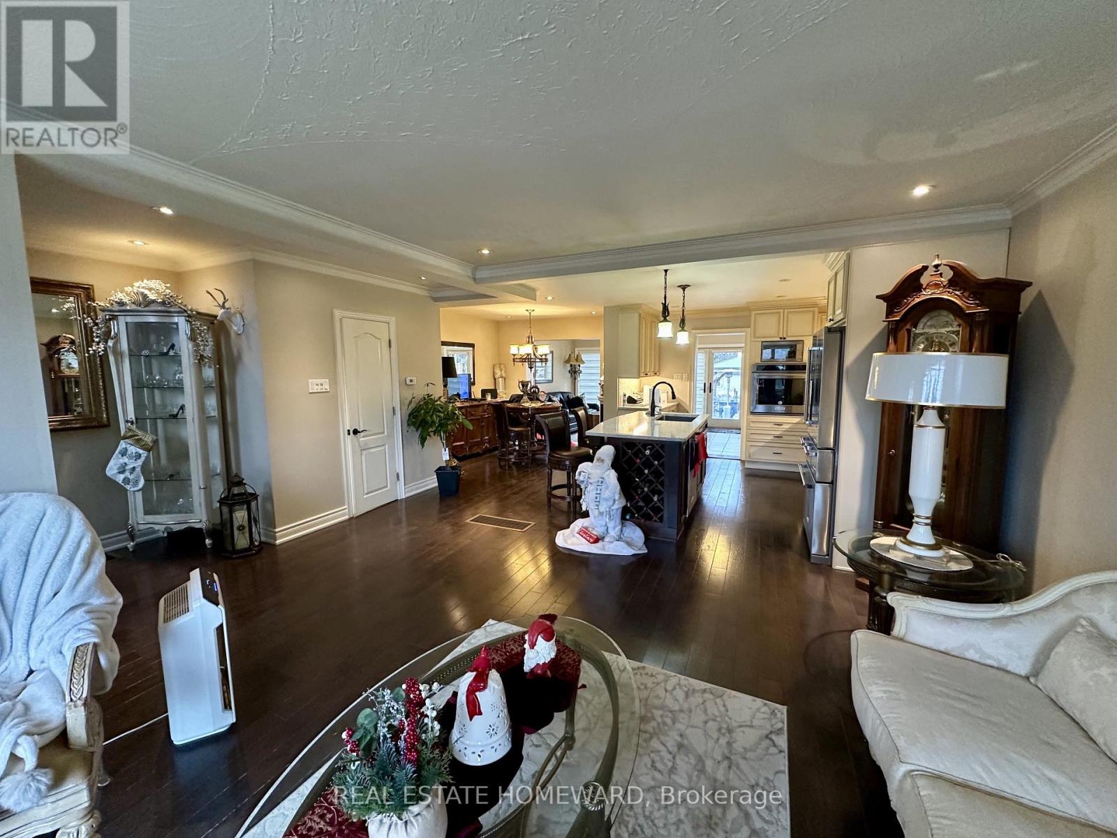 18 Wyndcliff Crescent, Toronto, Ontario  M4A 2K1 - Photo 10 - C12548804