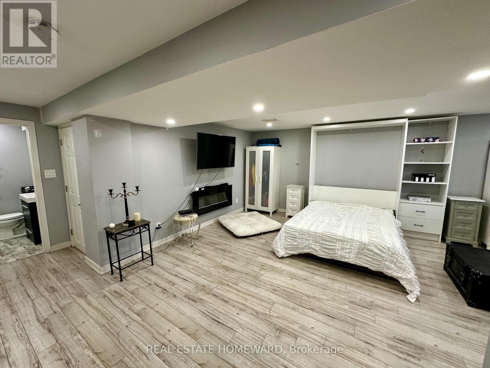 18 Wyndcliff Crescent, Toronto, Ontario  M4A 2K1 - Photo 11 - C12548804