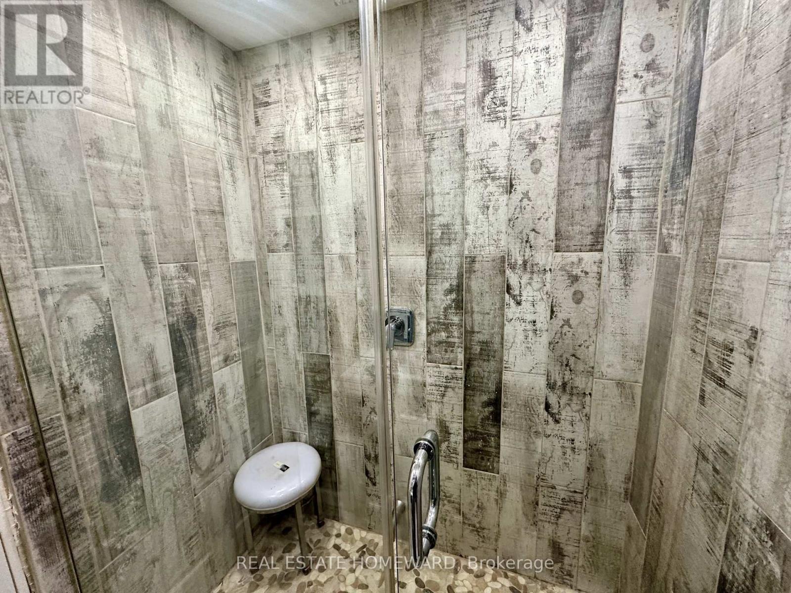 18 Wyndcliff Crescent, Toronto, Ontario  M4A 2K1 - Photo 16 - C12548804