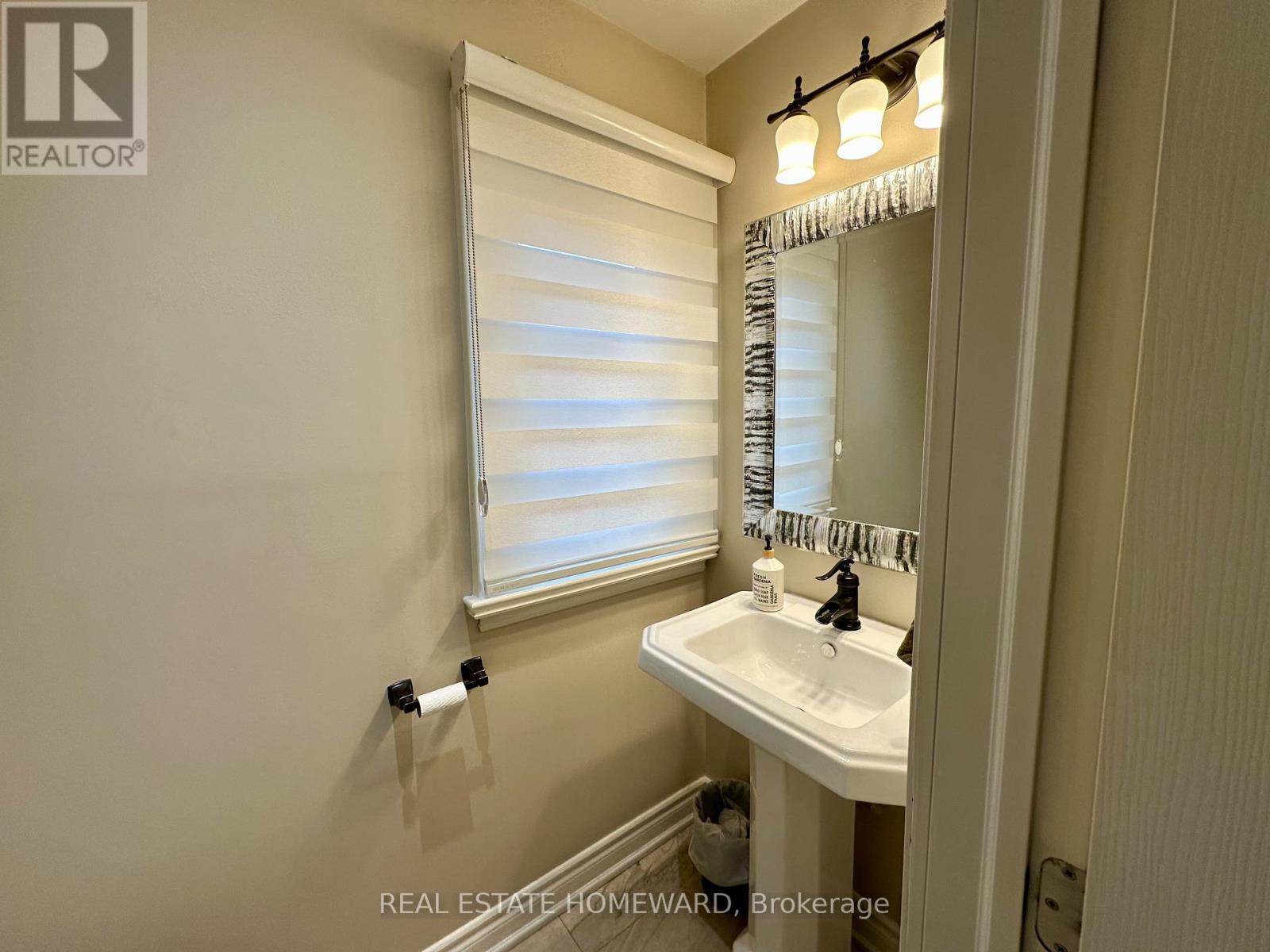 18 Wyndcliff Crescent, Toronto, Ontario  M4A 2K1 - Photo 27 - C12548804