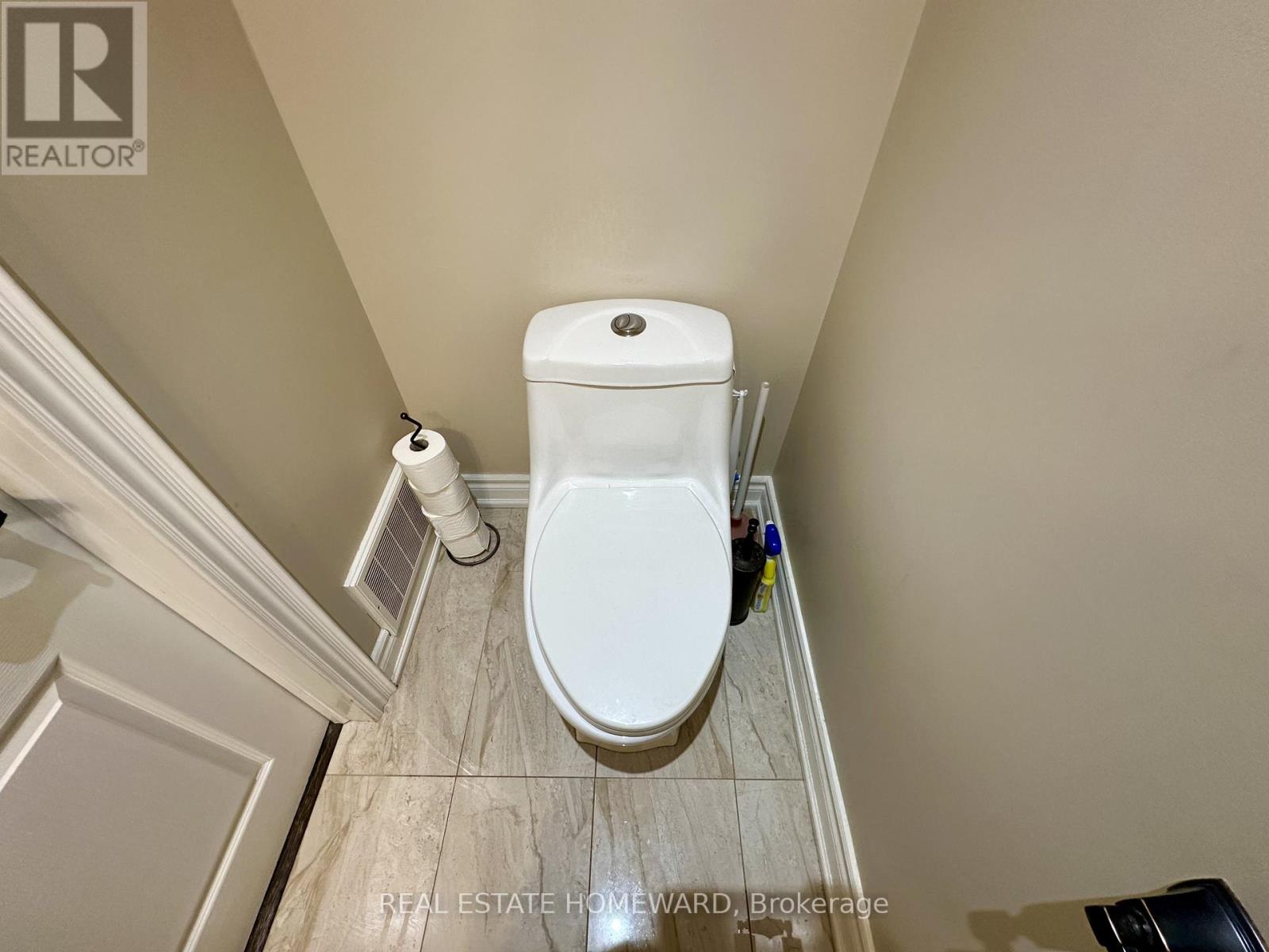 18 Wyndcliff Crescent, Toronto, Ontario  M4A 2K1 - Photo 28 - C12548804