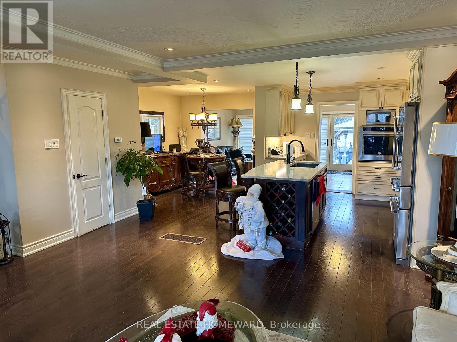 18 Wyndcliff Crescent, Toronto, Ontario  M4A 2K1 - Photo 6 - C12548804