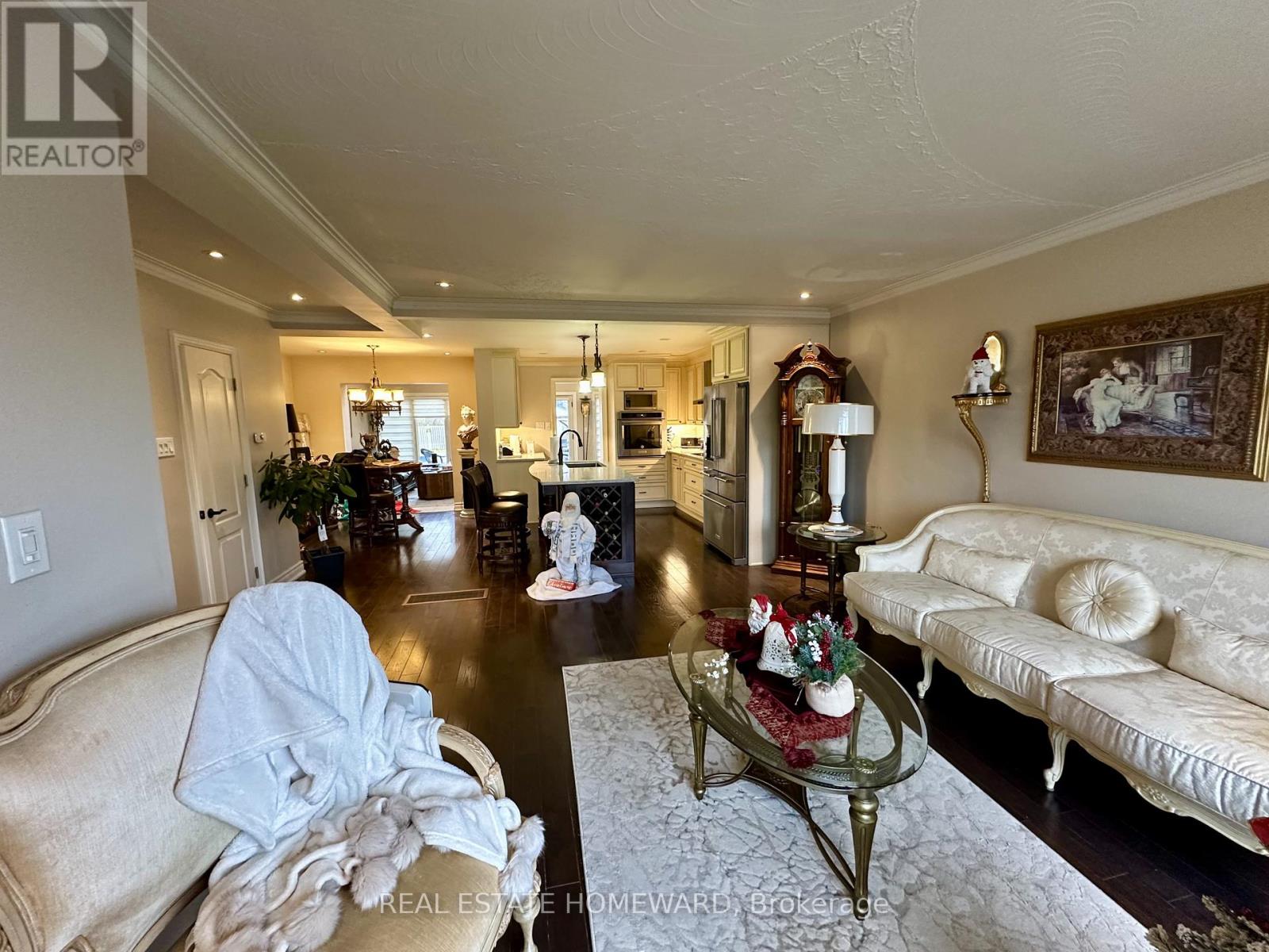 18 Wyndcliff Crescent, Toronto, Ontario  M4A 2K1 - Photo 8 - C12548804