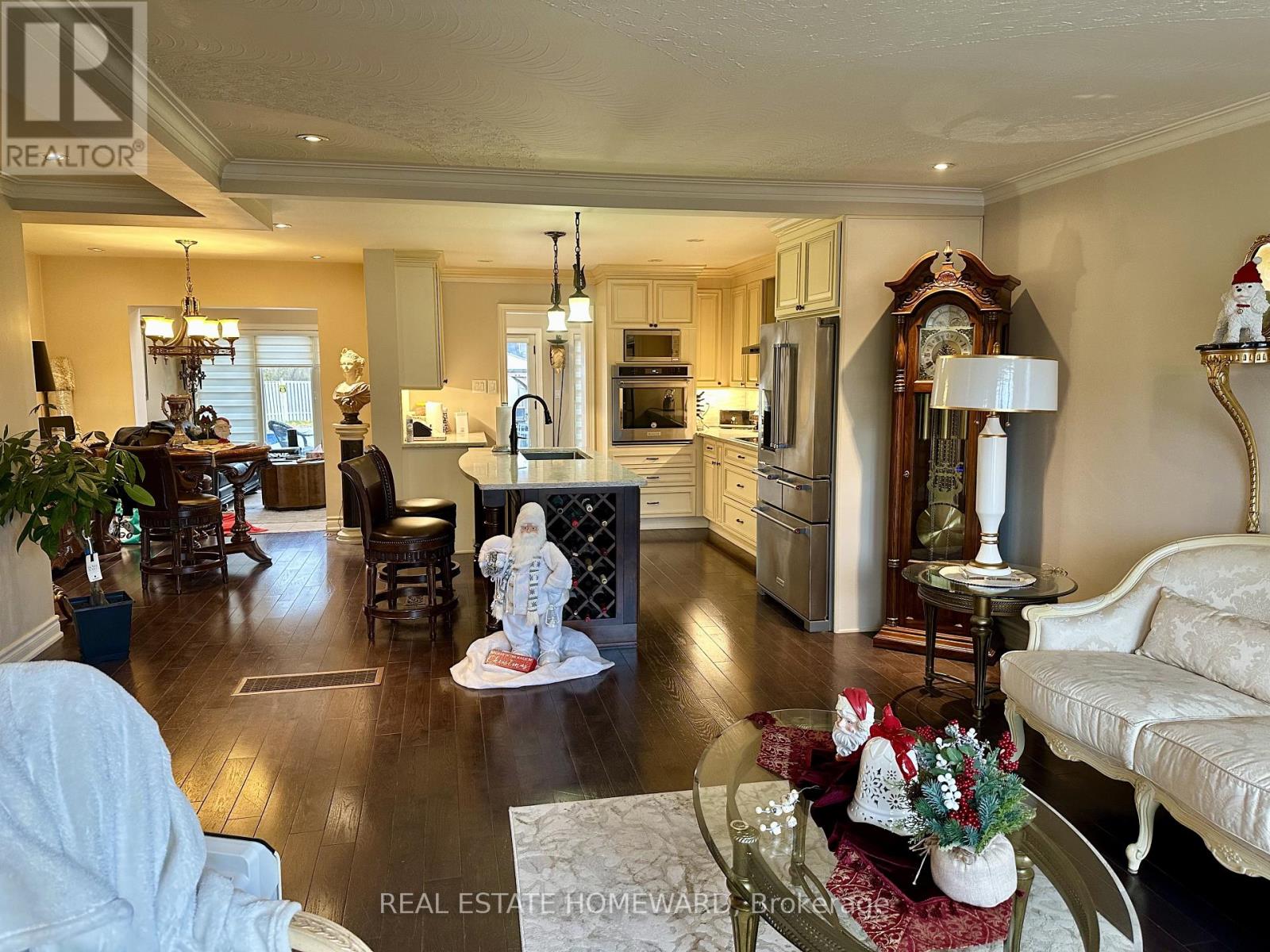 18 Wyndcliff Crescent, Toronto, Ontario  M4A 2K1 - Photo 9 - C12548804