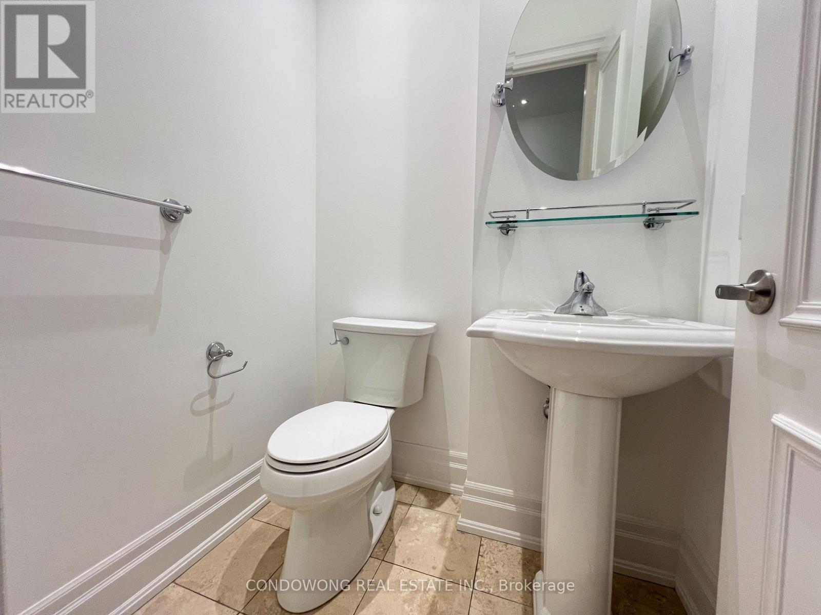 612 - 53 York Mills Road, Toronto, Ontario  M2P 1B6 - Photo 4 - C12539254