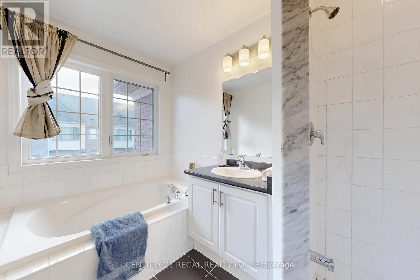 29 Rougeview Park Crescent, Markham, Ontario L6E 0S7 - Photo 27 - N12548798