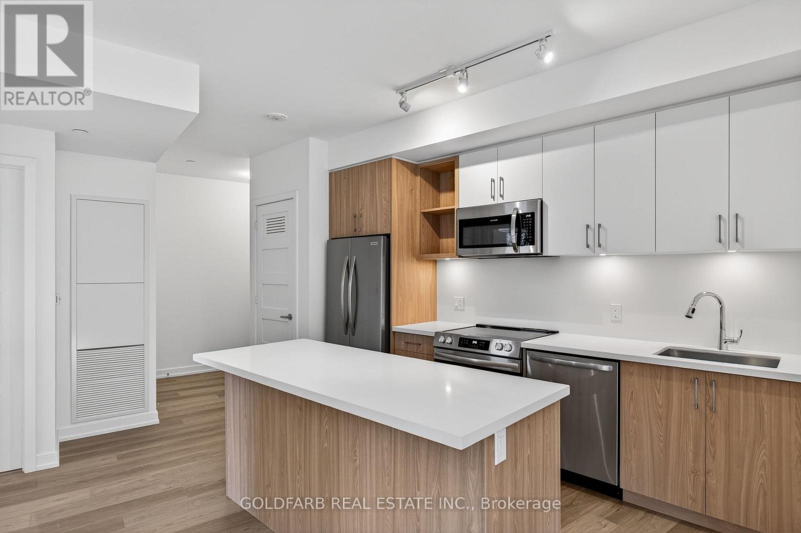 201 - 333 Sunseeker Avenue, Innisfil, Ontario  L9S 0R6 - Photo 5 - N12548808