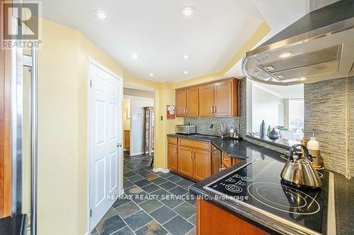 1109 - 310 Mill Street S, Brampton, Ontario  L6Y 3B1 - Photo 10 - W12548748