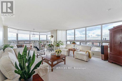 1109 - 310 Mill Street S, Brampton, Ontario  L6Y 3B1 - Photo 3 - W12548748