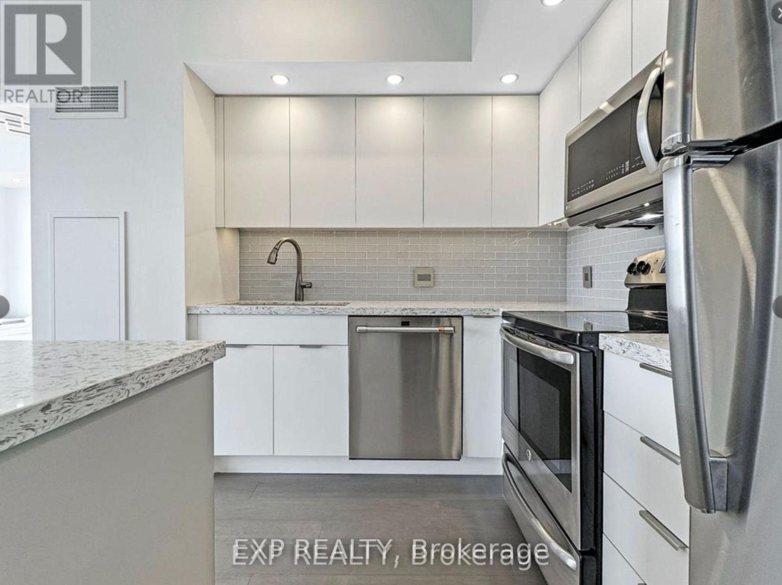 3210 - 2200 Lakeshore Boulevard W, Toronto, Ontario  M8V 1A4 - Photo 6 - W12548750