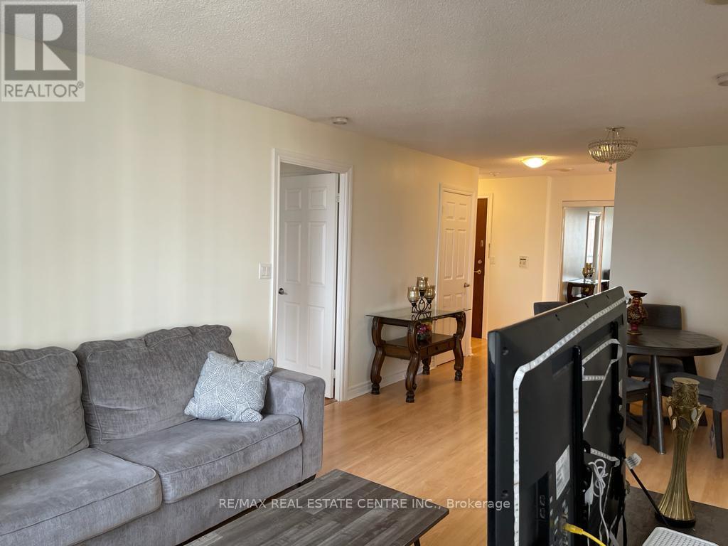 1406 - 310 Burnhamthorpe Road W, Mississauga, Ontario  L5B 0E1 - Photo 16 - W12548780