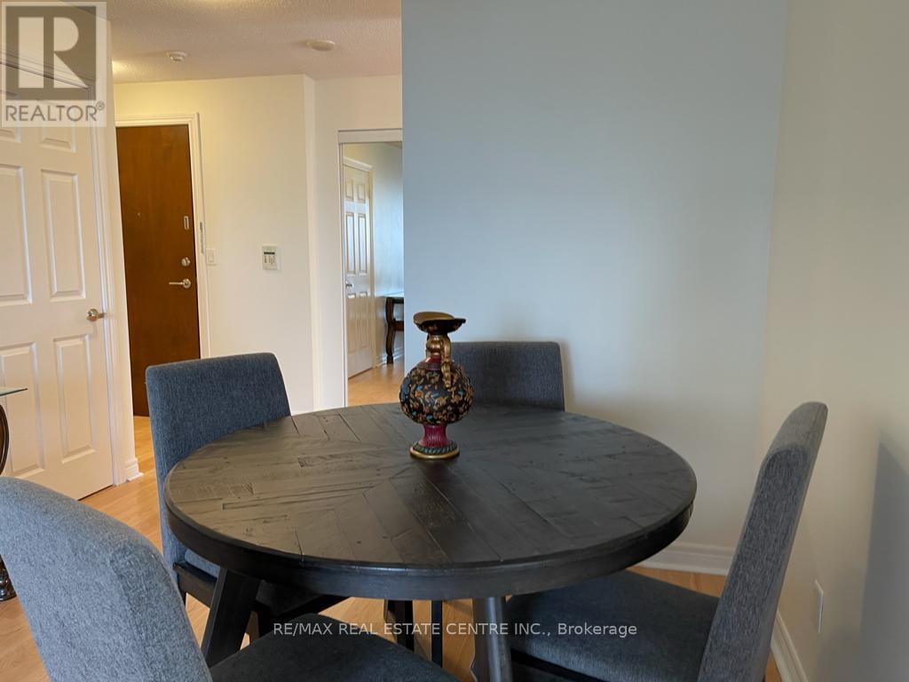 1406 - 310 Burnhamthorpe Road W, Mississauga, Ontario  L5B 0E1 - Photo 23 - W12548780