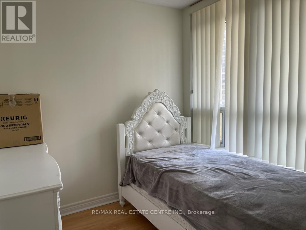 1406 - 310 Burnhamthorpe Road W, Mississauga, Ontario  L5B 0E1 - Photo 24 - W12548780