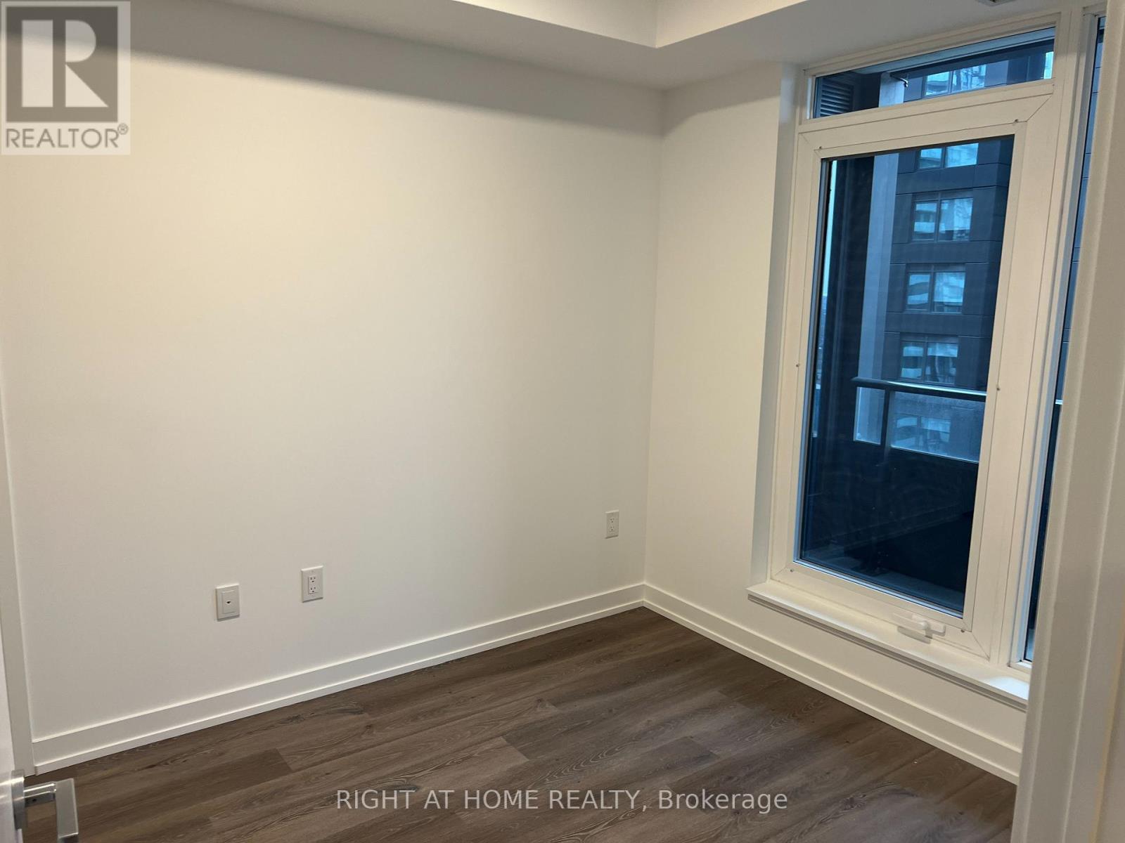 1701 - 395 Square One Drive N, Mississauga, Ontario  L5B 0P6 - Photo 15 - W12548782