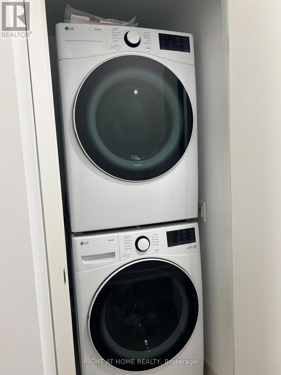 1701 - 395 Square One Drive N, Mississauga, Ontario  L5B 0P6 - Photo 20 - W12548782