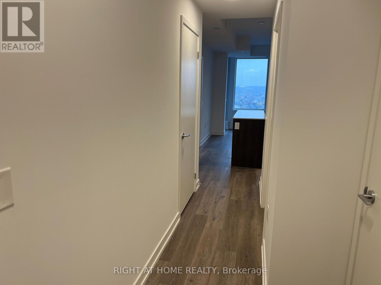 1701 - 395 Square One Drive N, Mississauga, Ontario  L5B 0P6 - Photo 5 - W12548782