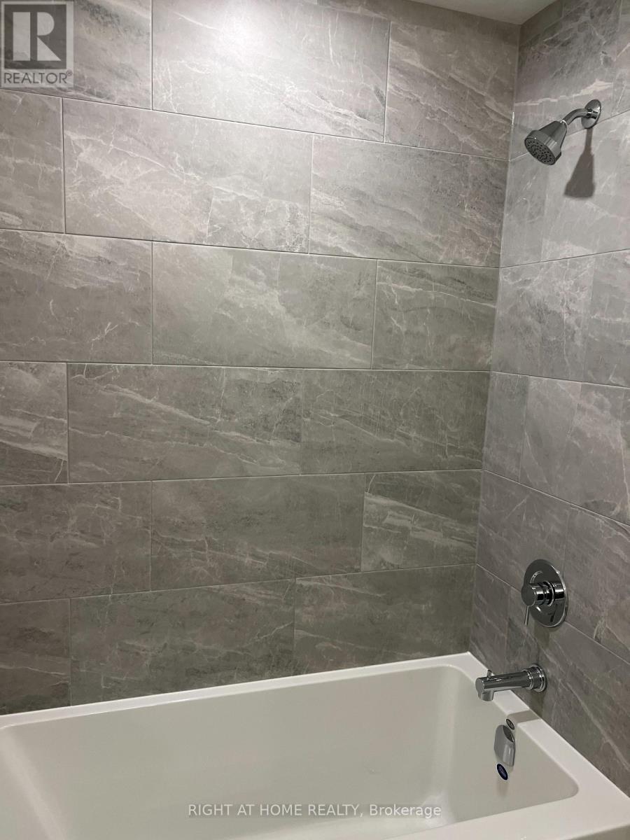 1701 - 395 Square One Drive N, Mississauga, Ontario  L5B 0P6 - Photo 7 - W12548782