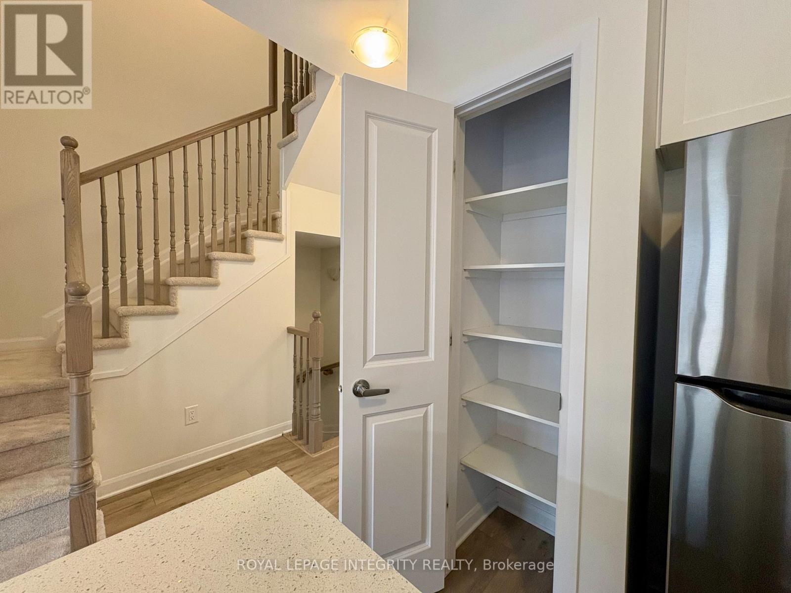 527 Winterset Road Ne, Ottawa, Ontario K2T 0P4 - Photo 5 - X12548826