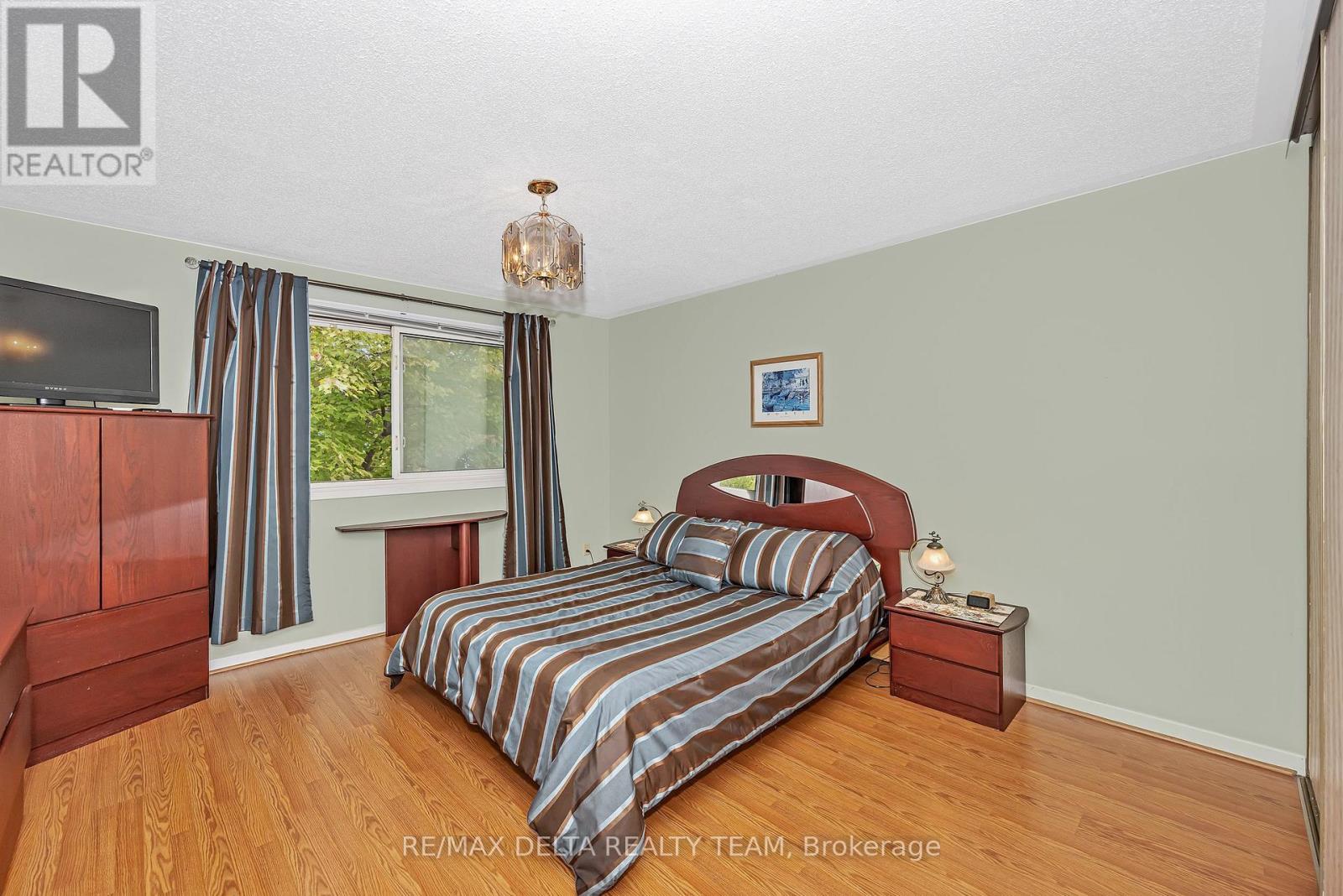 427 Mockingbird Drive, Ottawa, Ontario  K1E 2A8 - Photo 20 - X12548856