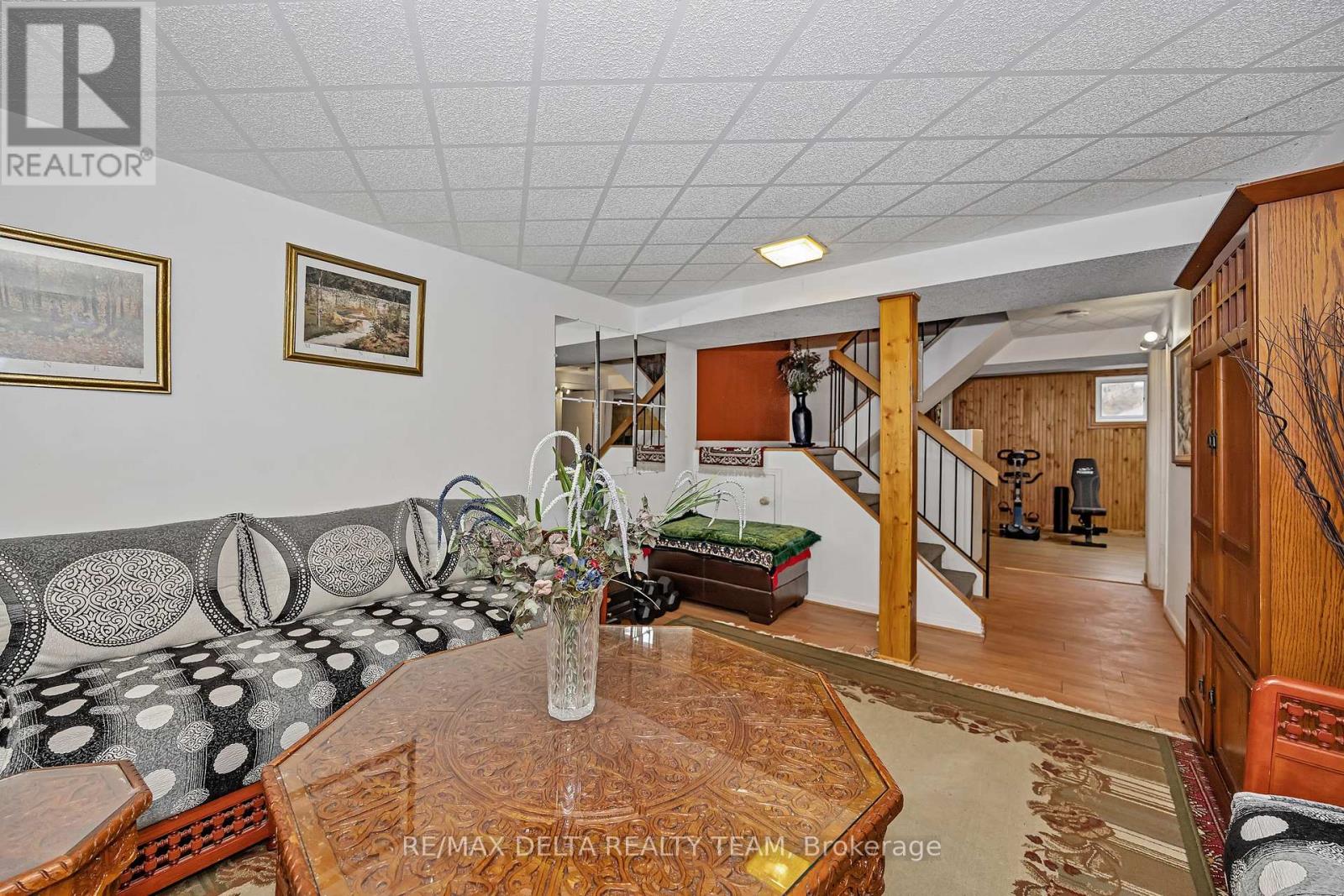 427 Mockingbird Drive, Ottawa, Ontario  K1E 2A8 - Photo 32 - X12548856