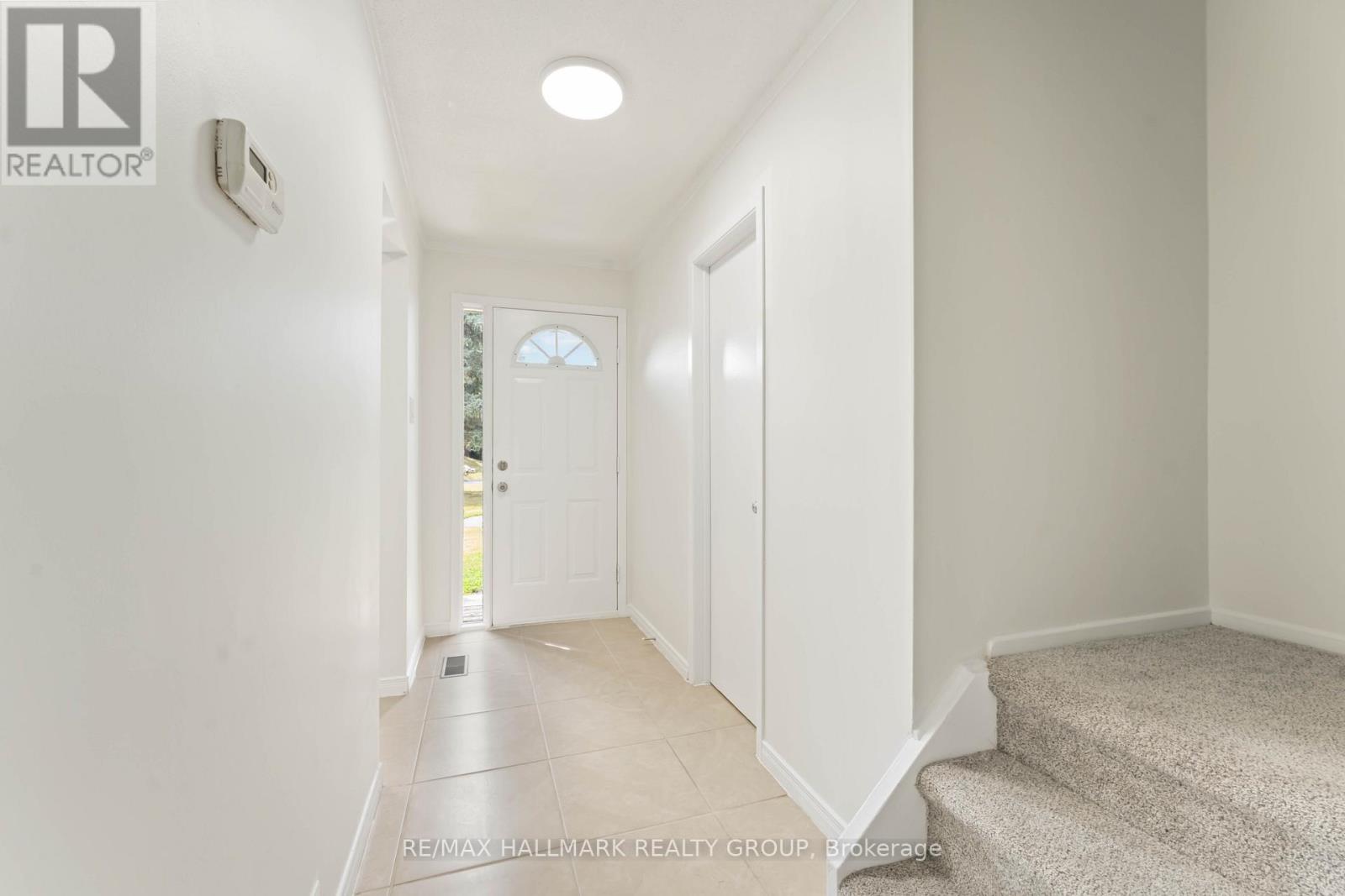 317 - 1441 Palmerston Drive, Ottawa, Ontario  K1J 8N9 - Photo 2 - X12548862