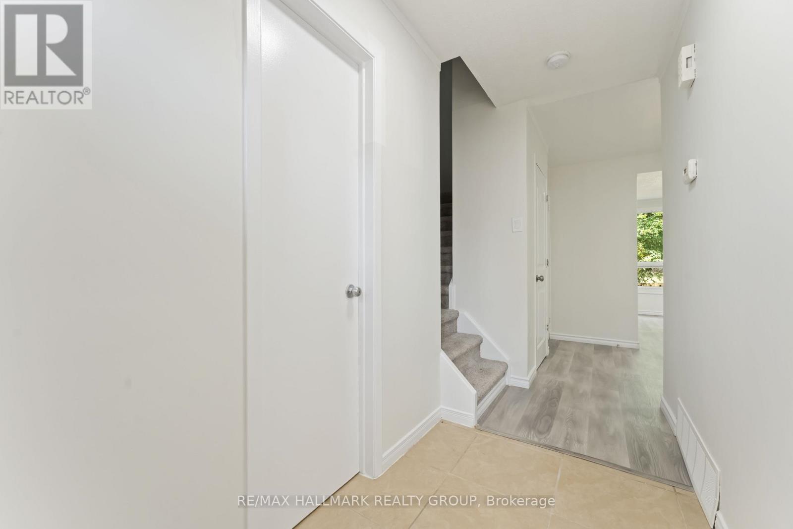 317 - 1441 Palmerston Drive, Ottawa, Ontario  K1J 8N9 - Photo 3 - X12548862