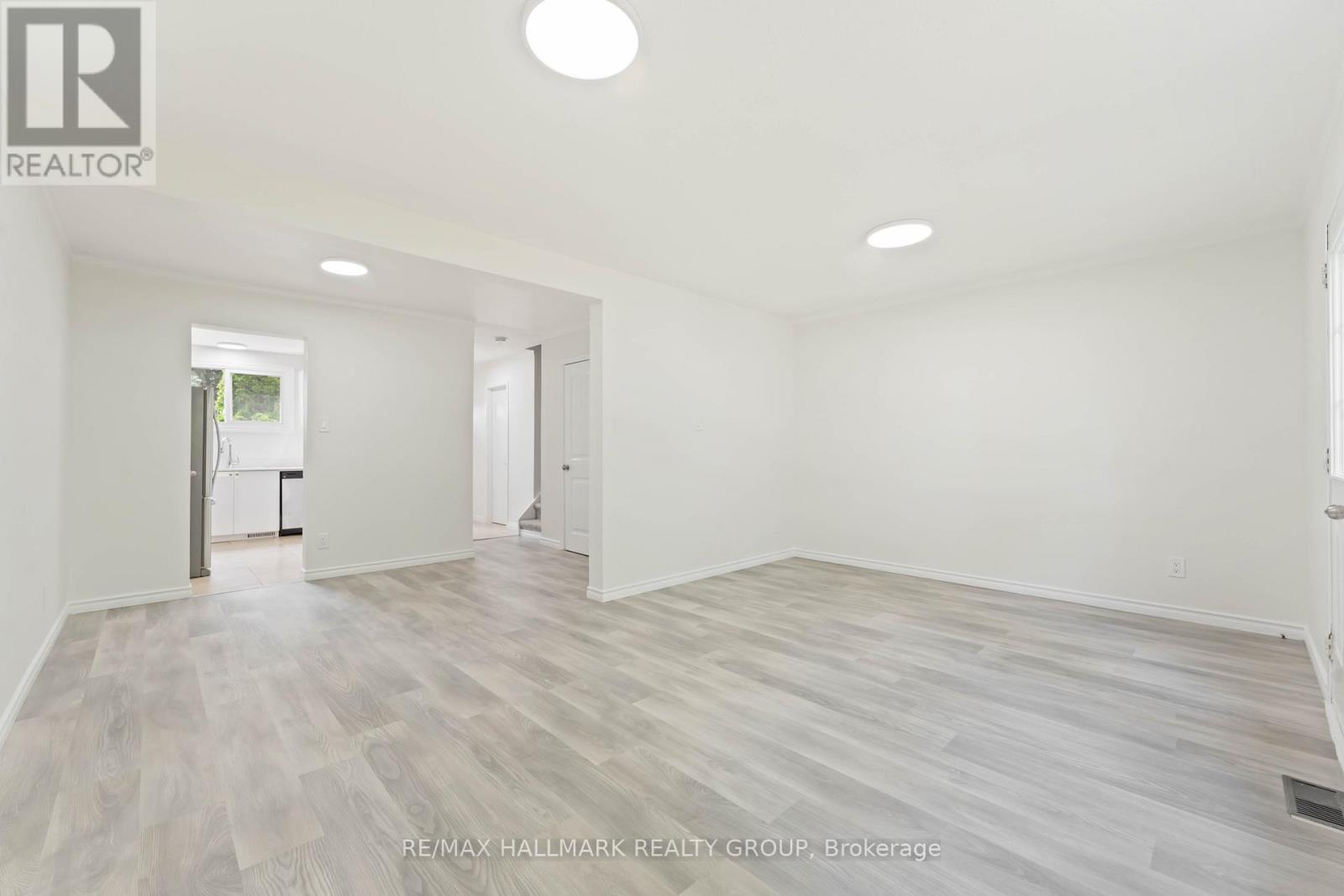 317 - 1441 Palmerston Drive, Ottawa, Ontario  K1J 8N9 - Photo 5 - X12548862