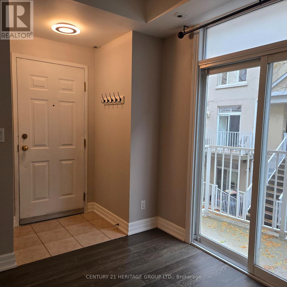 239 - 28 Stadium Road, Toronto, Ontario  L4B 0C6 - Photo 4 - C12548774