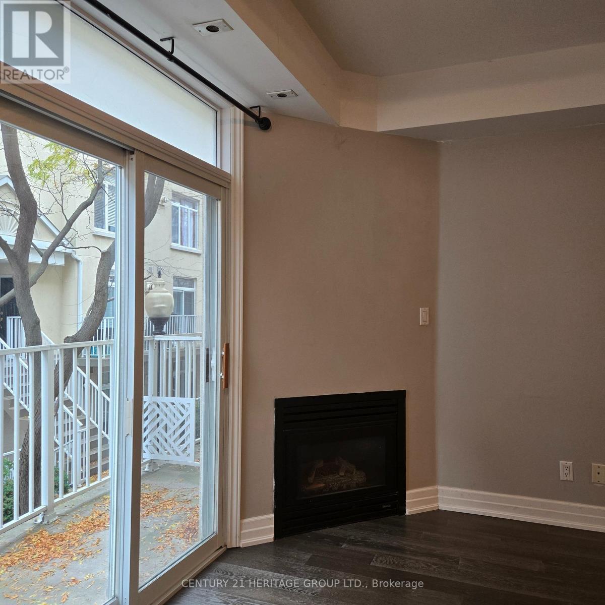 239 - 28 Stadium Road, Toronto, Ontario  L4B 0C6 - Photo 6 - C12548774