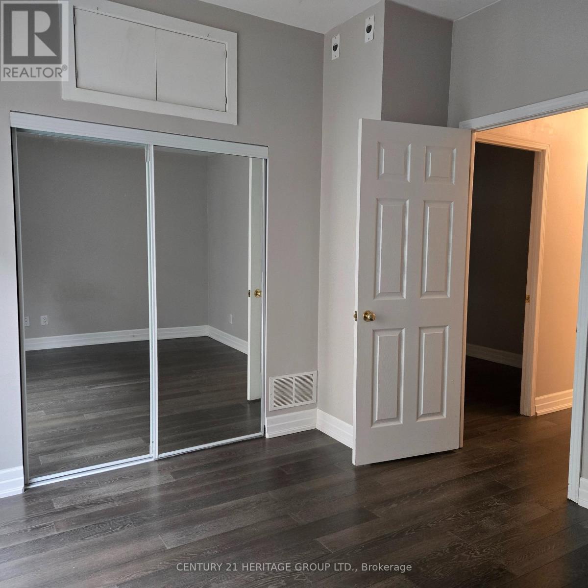 239 - 28 Stadium Road, Toronto, Ontario  L4B 0C6 - Photo 8 - C12548774