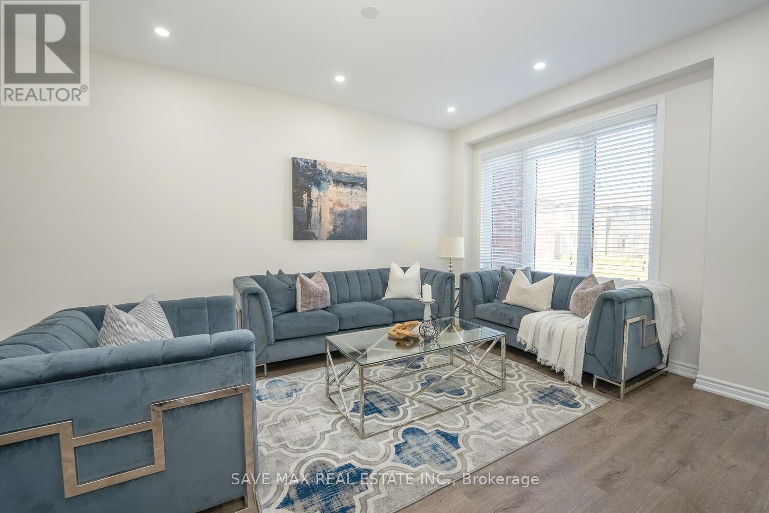 73 Forestwalk Street, Kitchener, Ontario  N2R 0S3 - Photo 11 - X12548770