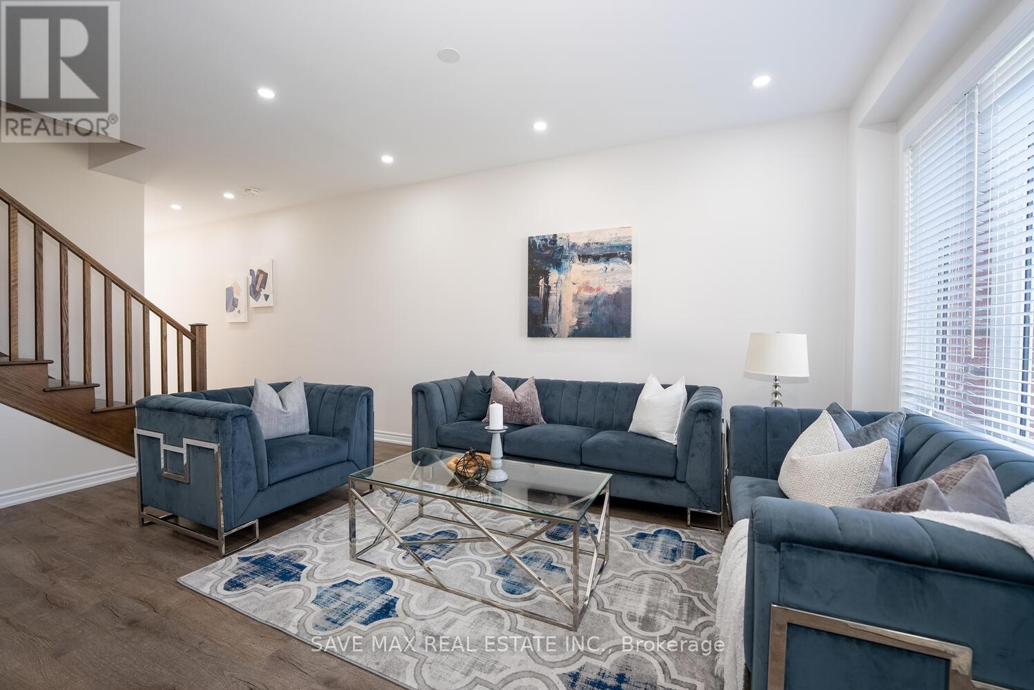 73 Forestwalk Street, Kitchener, Ontario  N2R 0S3 - Photo 12 - X12548770